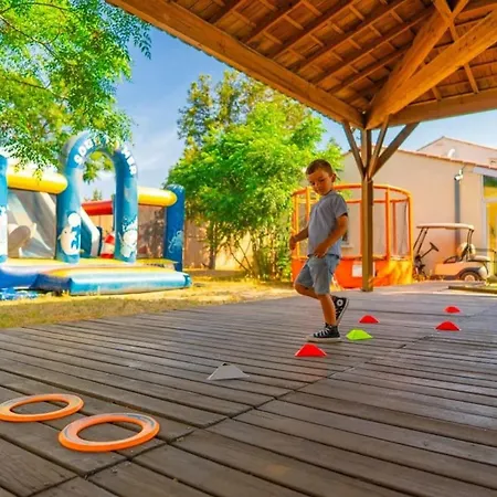 Avec Climatisation - 4 Pers. - Api-1-52-2759 Camping *
