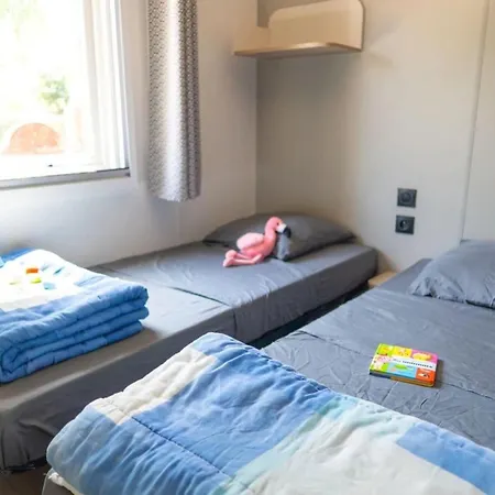 Avec Climatisation - 4 Pers. - Api-1-52-2759 Camping Vic-la-Gardiole